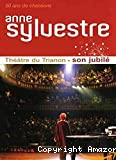 Anne Sylvestre au théâtre du Trianon à Paris en septembre 2007